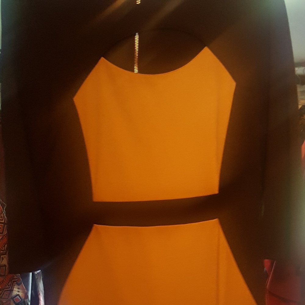 Contrast shift dress